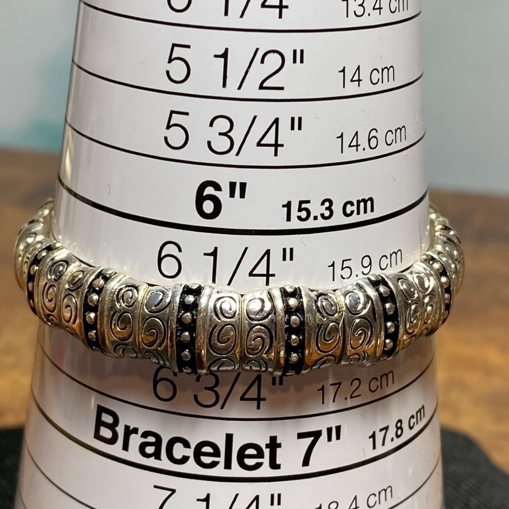 #40 Bracelet Stretch